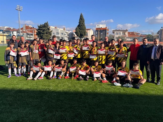 Okul Sporları Futbol Yıldız Erkek müsabakaları 